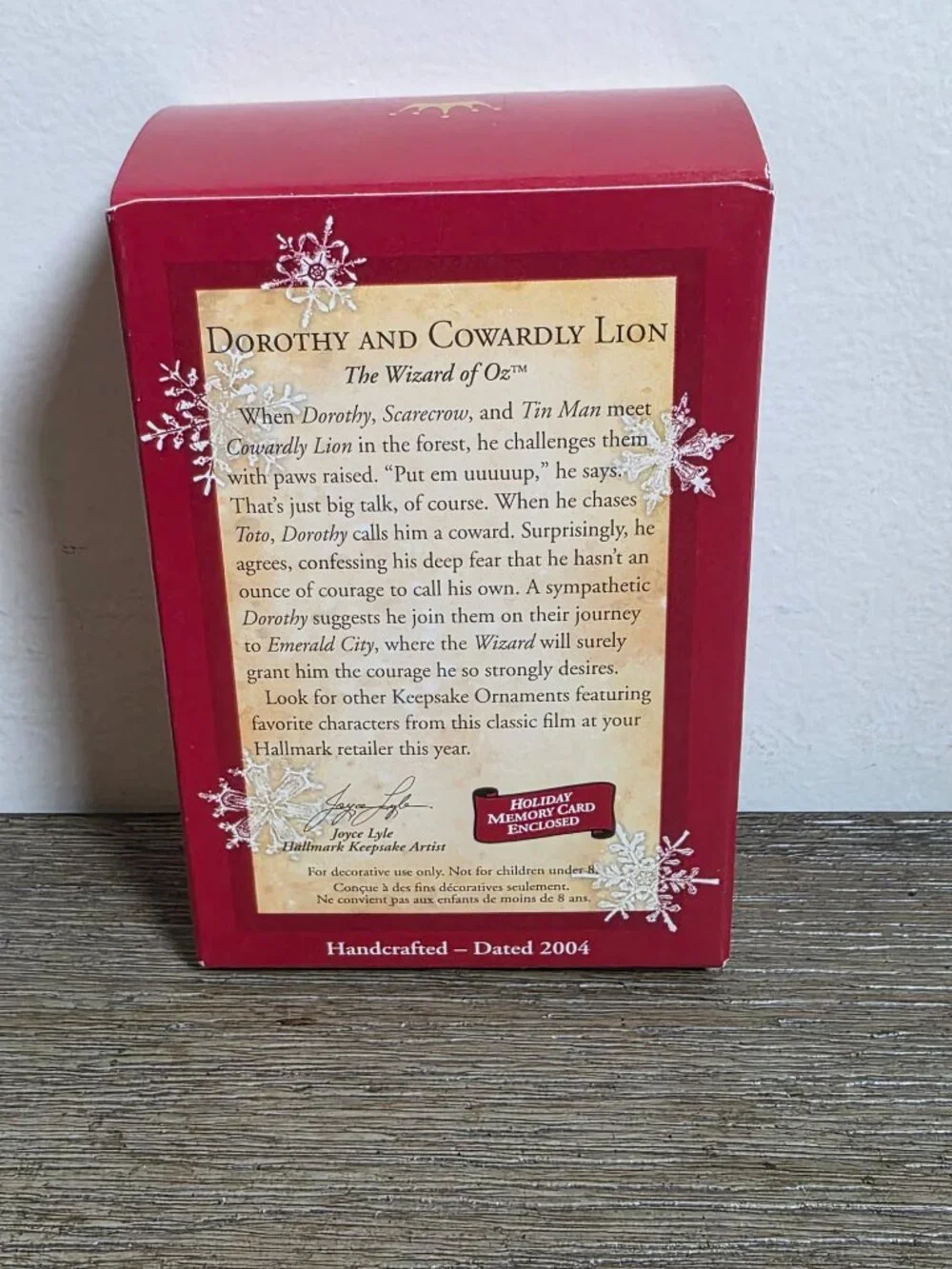 Dorothy and Cowardly Lion Hallmark Keepsake Ornament The Wizard of Oz 2004